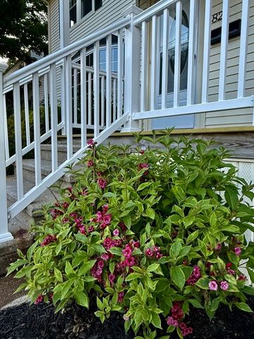 82 Hartwell St, Southbridge, MA 01550