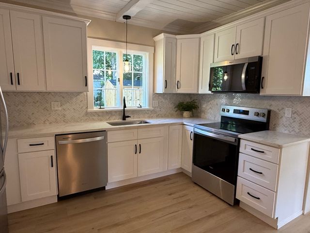 82 Hartwell St, Southbridge, MA 01550