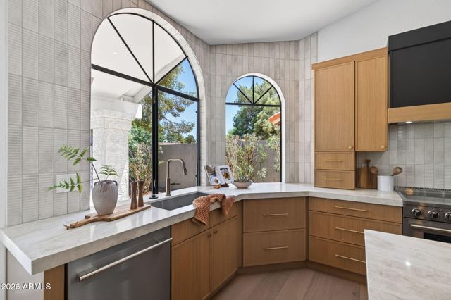 5002 E KAREN Drive, Scottsdale, AZ 85254