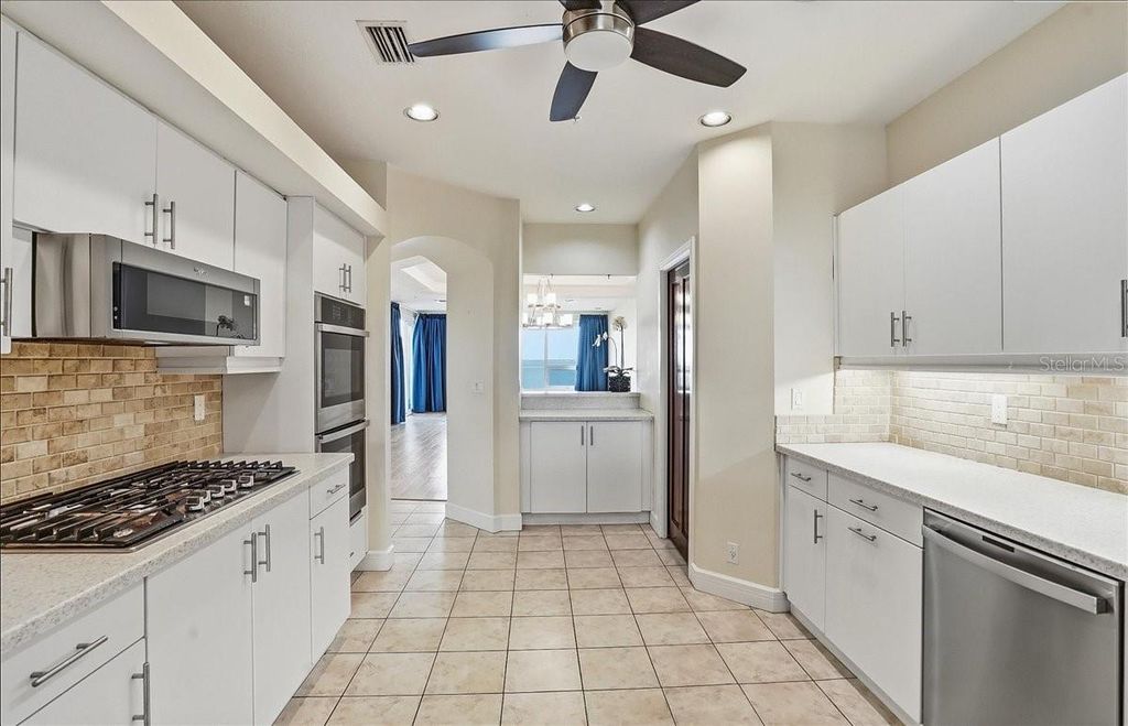 Image 16 of property listing at 380 GULF OF MEXICO DRIVE 515, Longboat Key, FL 34228