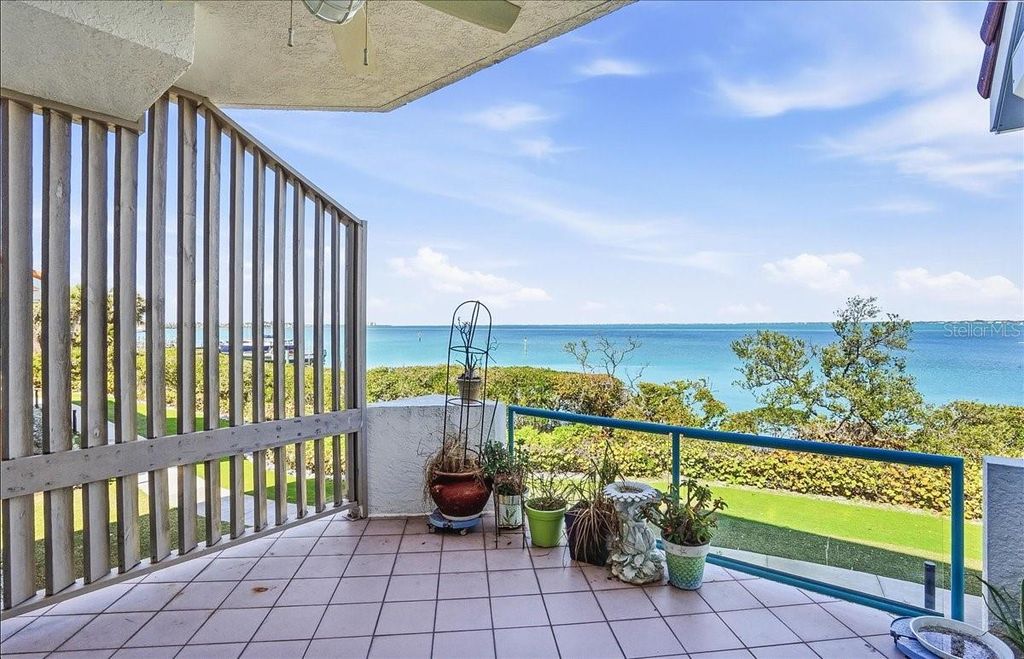 Image 33 of property listing at 380 GULF OF MEXICO DRIVE 515, Longboat Key, FL 34228