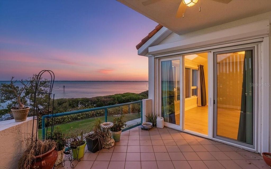 Image 6 of property listing at 380 GULF OF MEXICO DRIVE 515, Longboat Key, FL 34228
