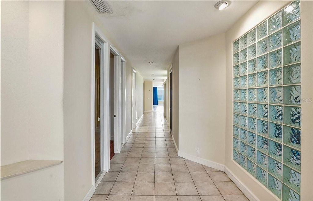 Image 9 of property listing at 380 GULF OF MEXICO DRIVE 515, Longboat Key, FL 34228