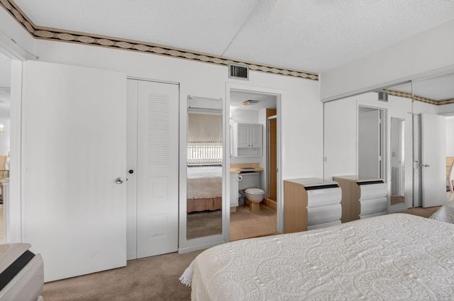 27 Abbey Lane 207, Delray Beach, FL 33446