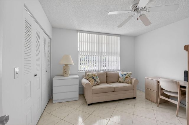 27 Abbey Lane 207, Delray Beach, FL 33446