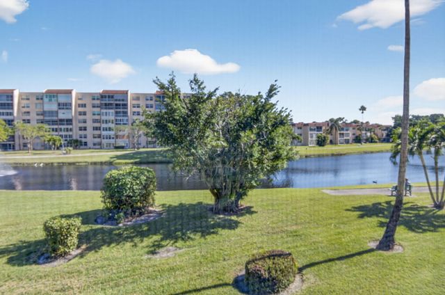 27 Abbey Lane 207, Delray Beach, FL 33446