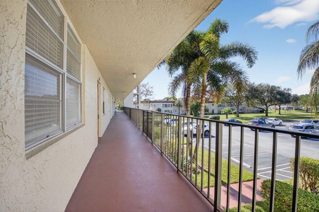 27 Abbey Lane 207, Delray Beach, FL 33446