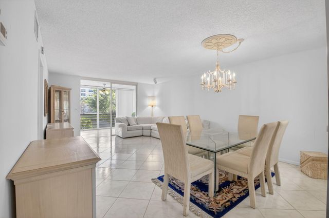 27 Abbey Lane 207, Delray Beach, FL 33446