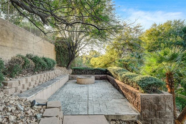 5 Karsten Creek Court, Henderson, NV 89052