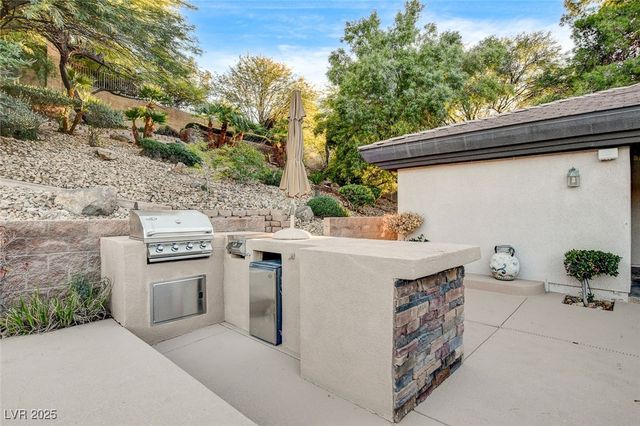 5 Karsten Creek Court, Henderson, NV 89052