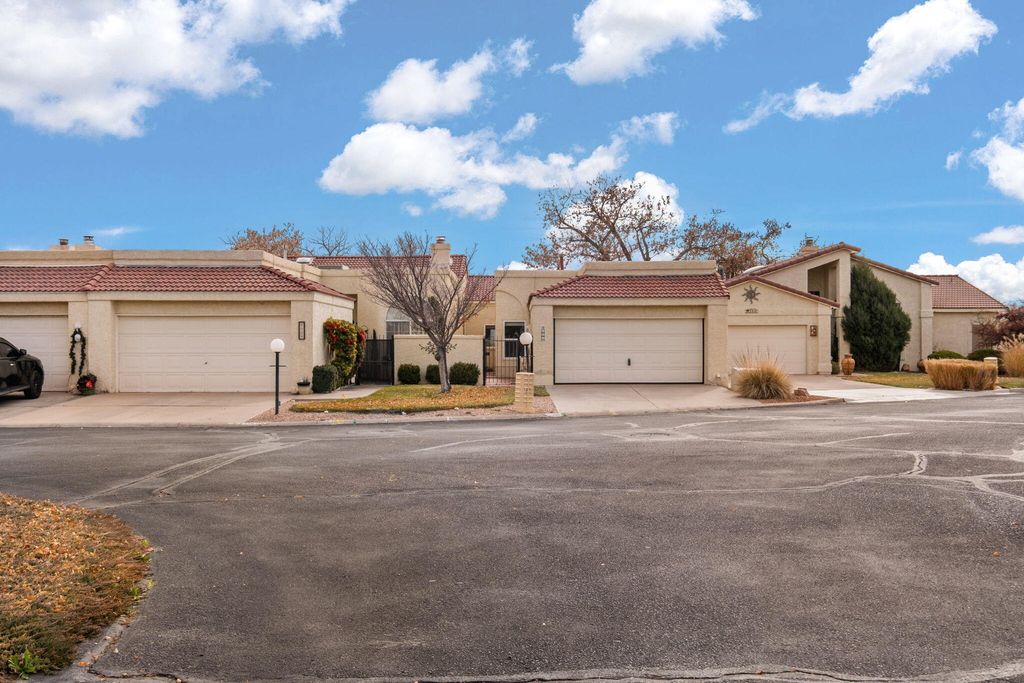 504 Eastlake Drive SE, Rio Rancho, NM 87124