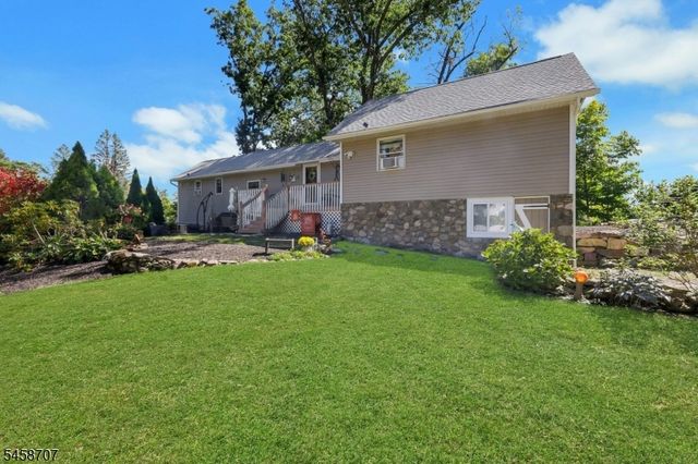2 Kushaqua Trl, West Milford Twp., NJ 07421