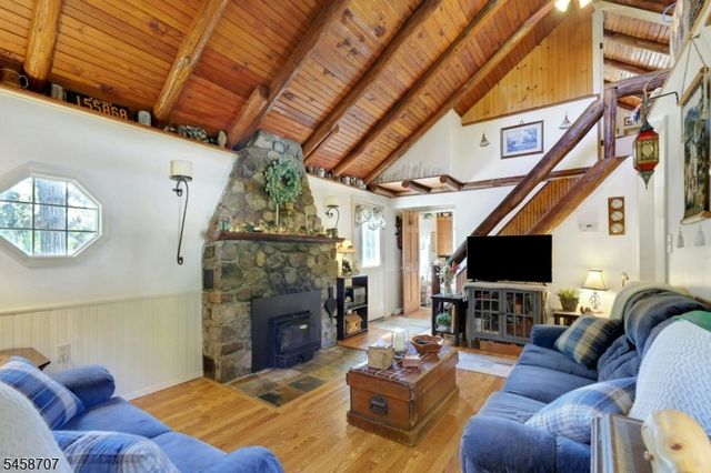 2 Kushaqua Trl, West Milford Twp., NJ 07421