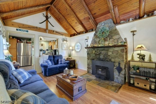 2 Kushaqua Trl, West Milford Twp., NJ 07421