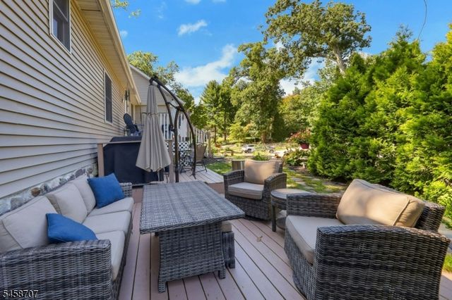 2 Kushaqua Trl, West Milford Twp., NJ 07421