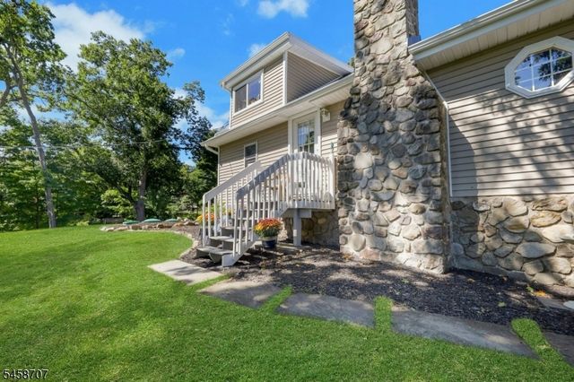 2 Kushaqua Trl, West Milford Twp., NJ 07421