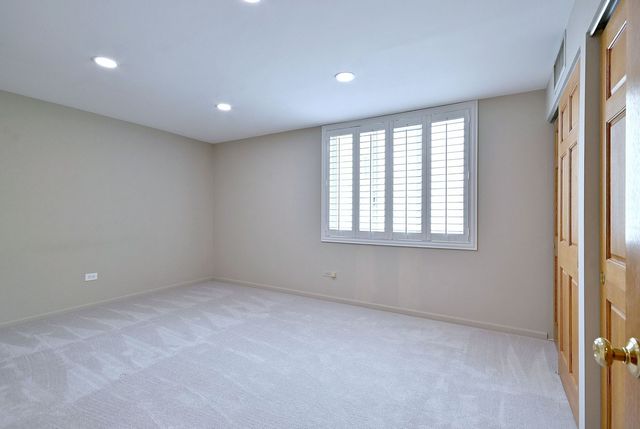 110 W Butterfield Road 302S, Elmhurst, IL 60126