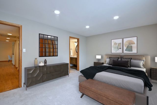 110 W Butterfield Road 302S, Elmhurst, IL 60126