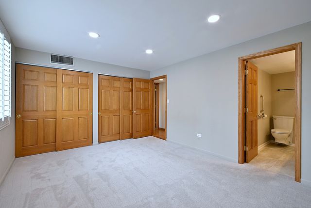 110 W Butterfield Road 302S, Elmhurst, IL 60126