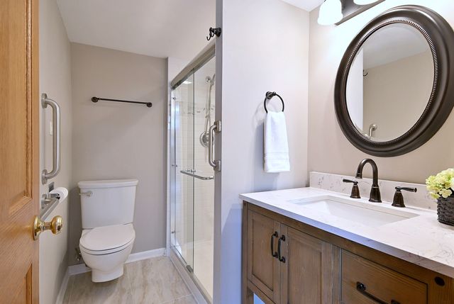 110 W Butterfield Road 302S, Elmhurst, IL 60126