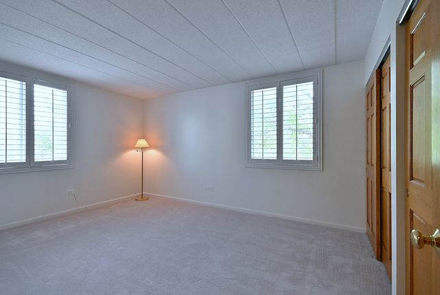 110 W Butterfield Road 302S, Elmhurst, IL 60126