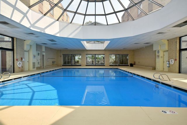 110 W Butterfield Road 302S, Elmhurst, IL 60126