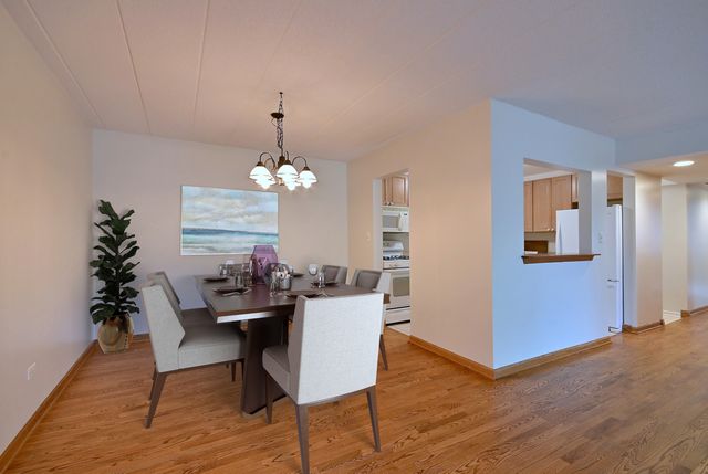 110 W Butterfield Road 302S, Elmhurst, IL 60126