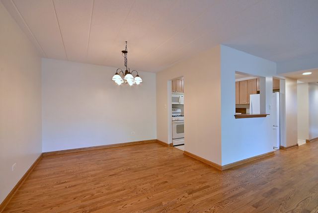 110 W Butterfield Road 302S, Elmhurst, IL 60126