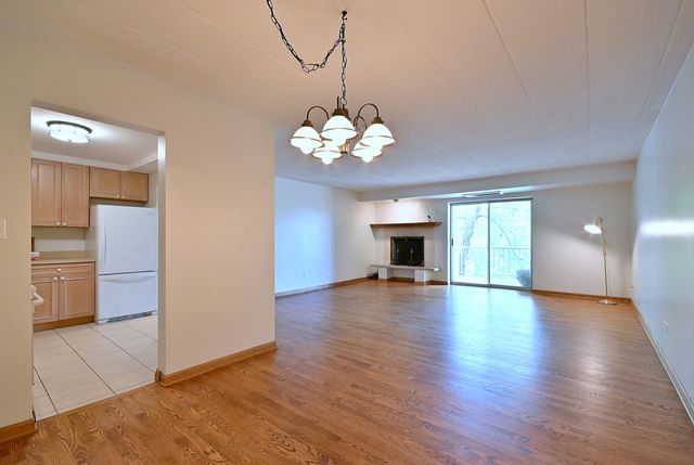 110 W Butterfield Road 302S, Elmhurst, IL 60126