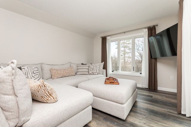 4 Duck Pond Road 203, Beverly, MA 01915