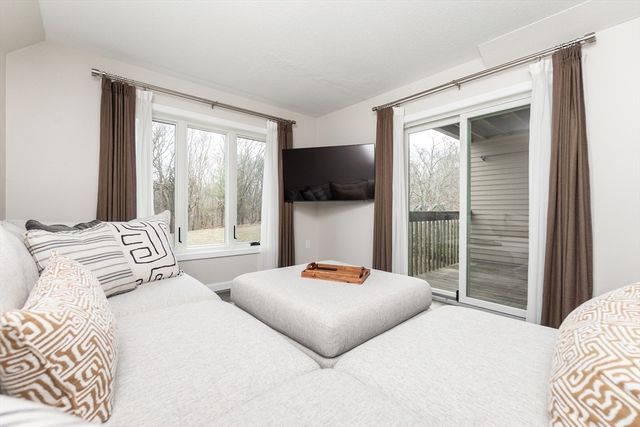 4 Duck Pond Road 203, Beverly, MA 01915