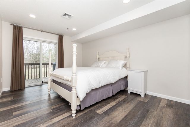 4 Duck Pond Road 203, Beverly, MA 01915