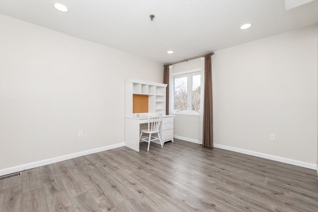 4 Duck Pond Road 203, Beverly, MA 01915