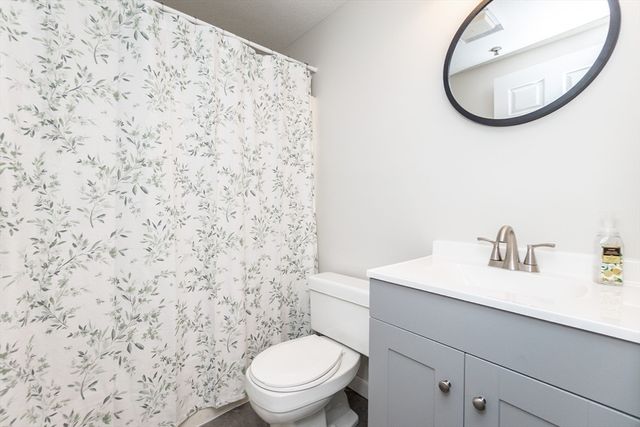 4 Duck Pond Road 203, Beverly, MA 01915