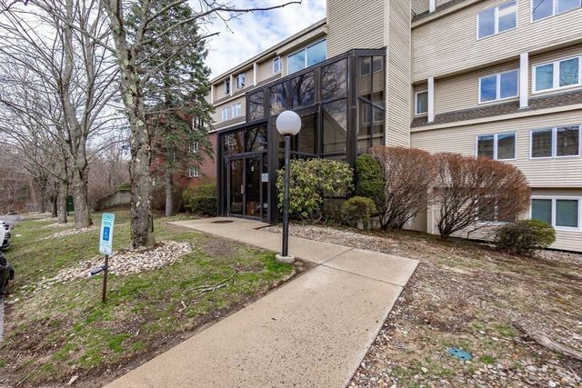 4 Duck Pond Road 203, Beverly, MA 01915