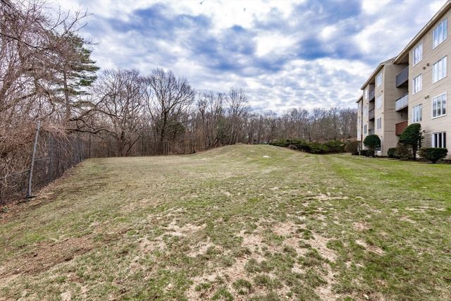 4 Duck Pond Road 203, Beverly, MA 01915