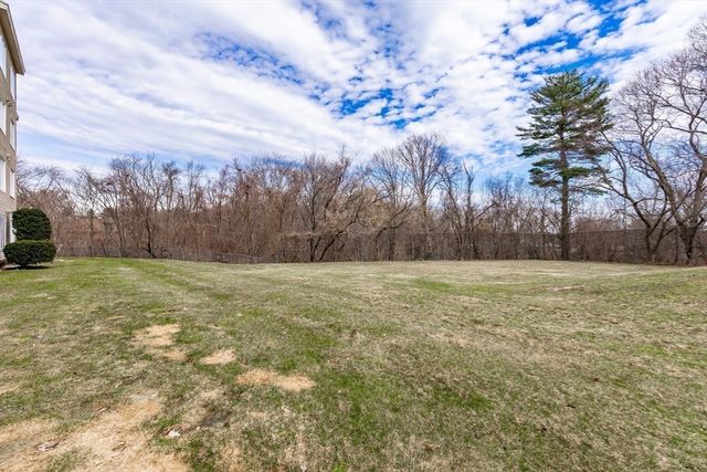 4 Duck Pond Road 203, Beverly, MA 01915