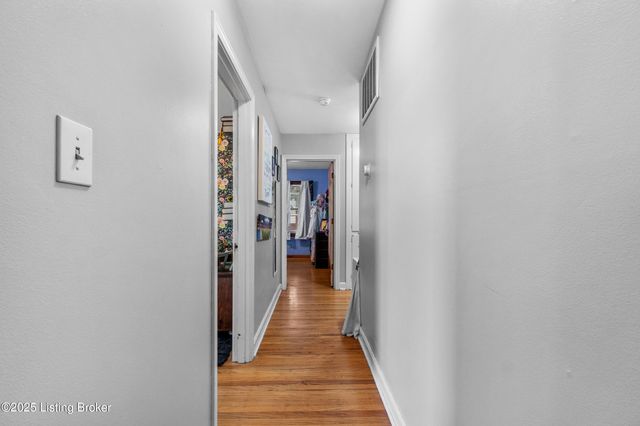 2018 Dixie Garden Dr, Louisville, KY 40272