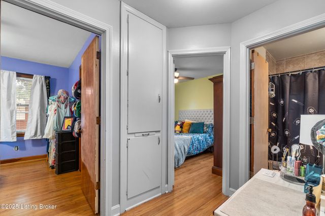 2018 Dixie Garden Dr, Louisville, KY 40272