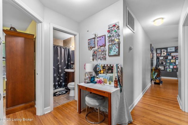 2018 Dixie Garden Dr, Louisville, KY 40272