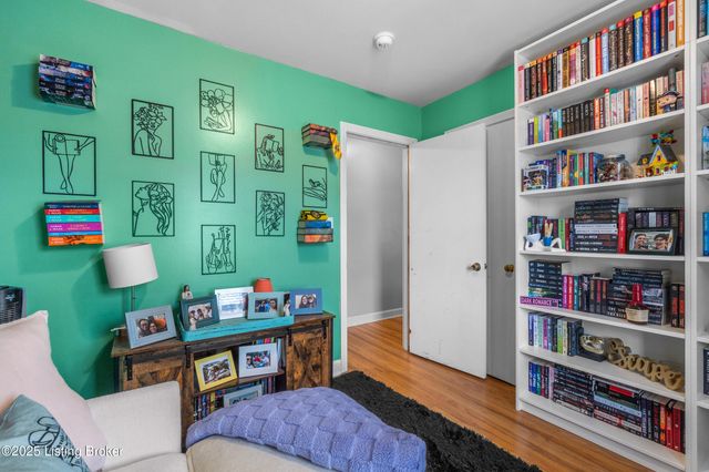 2018 Dixie Garden Dr, Louisville, KY 40272