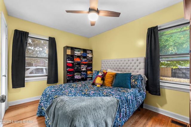 2018 Dixie Garden Dr, Louisville, KY 40272