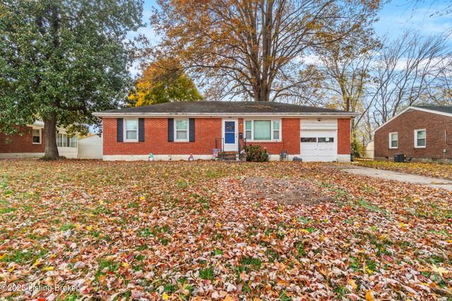 2018 Dixie Garden Dr, Louisville, KY 40272