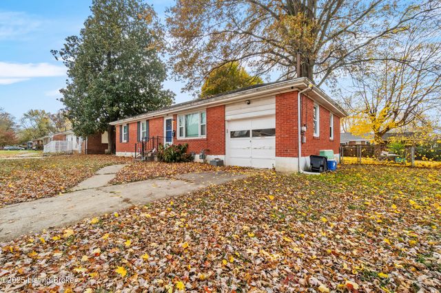 2018 Dixie Garden Dr, Louisville, KY 40272