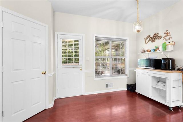 5046 Sunbrook NW Drive, Acworth, GA 30101