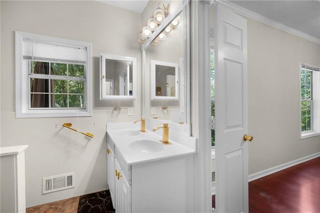 5046 Sunbrook NW Drive, Acworth, GA 30101