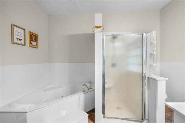 5046 Sunbrook NW Drive, Acworth, GA 30101