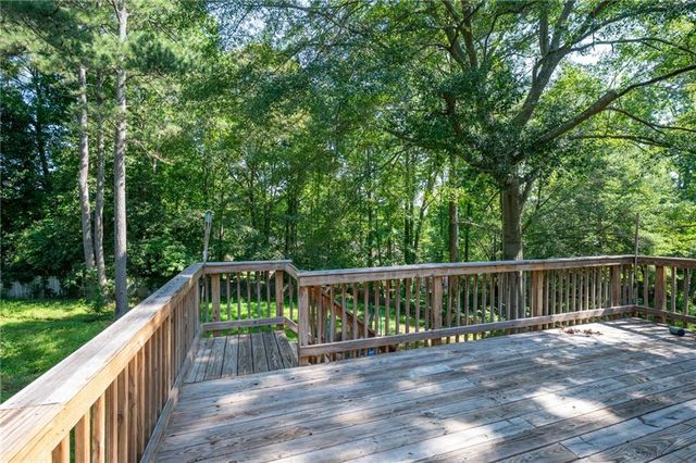 5046 Sunbrook NW Drive, Acworth, GA 30101