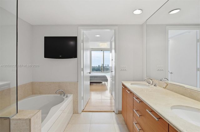 50 Biscayne Blvd 2510, Miami, FL 33132