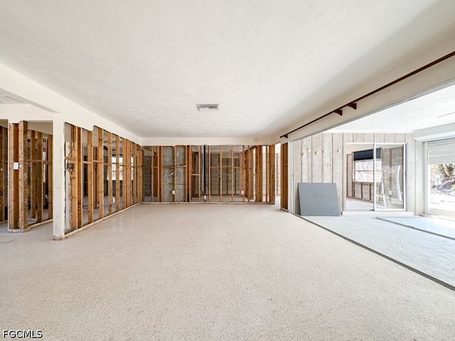 1314 Tahiti DR, Sanibel, FL 33957